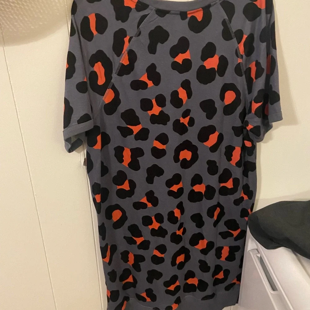 NWT  Secret Treasures woman’s large 12/14 sleep shirt - Picture 5 of 5